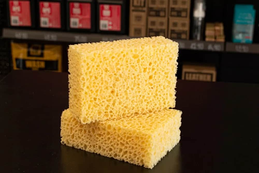 Najlepsza gąbka do mycia auta - uniknij zarysowań i uszkodzeń