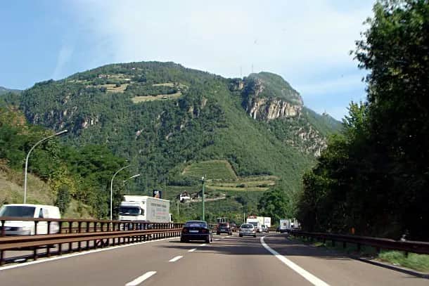 Jak ominąć płatne autostrady we Włoszech i zaoszczędzić na podróży