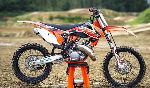 Ile koni ma KTM SX 125? Odkryj zaskakujące fakty o mocy silnika!