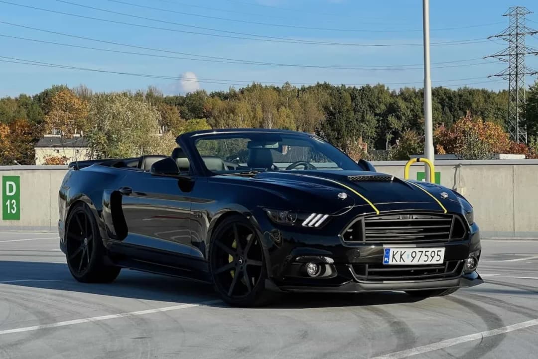 Ile koni ma Mustang? Moc silników i osiągi różnych wersji