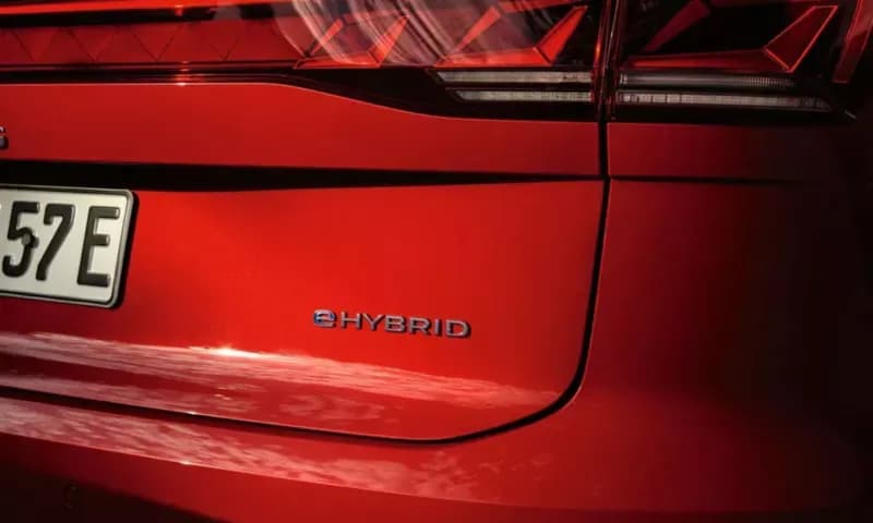 Samochód hybrydowy co to? Poznaj jego zalety i działanie