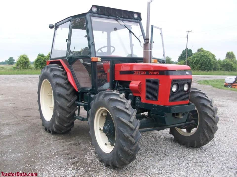 Zetor 7245 - ile ma koni mechanicznych i co warto o nim wiedzieć