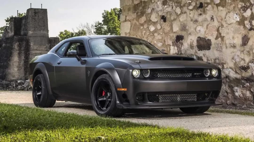 Dodge Challenger: Ile ma koni? Zaskakujące informacje o mocach silników