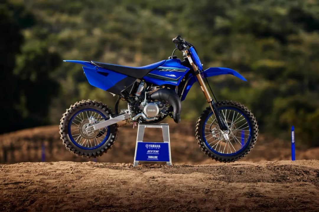 Yamaha YZ 85 ile ma koni? Moc silnika, osiągi i ważne informacje.