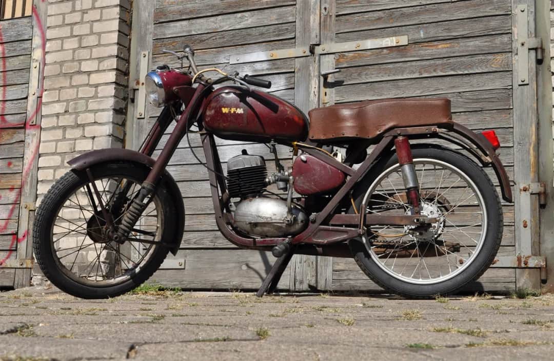 Ile koni ma wsk 125? Moc silnika, osiągi i historia motocykla
