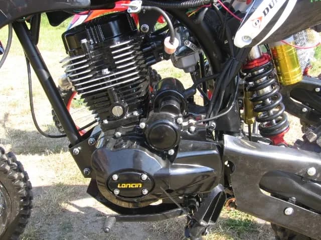 Ile koni ma loncin 125? Poznaj moc i różnice między modelami